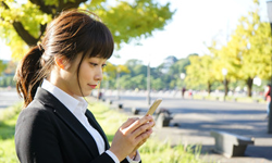 外出中に電話がかかってくることが多い