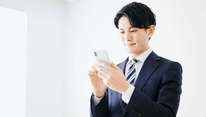 社用携帯の私用はバレる？懲戒処分になる？