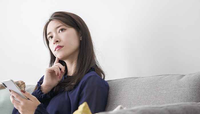 社用携帯の休日の電話対応は義務なのか？