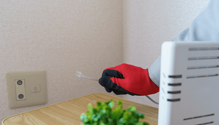 LANケーブルの部屋をまたぐ配線