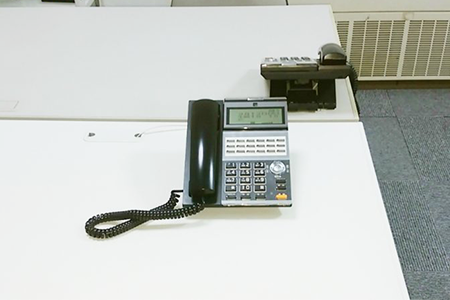 ライフイズ株式会社様のビジネスフォン納品レポート