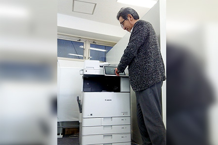 青木商会株式会社様の複合機納品レポート