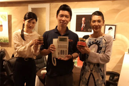 株式会社ロイヤルワールド様のビジネスフォン納品レポート